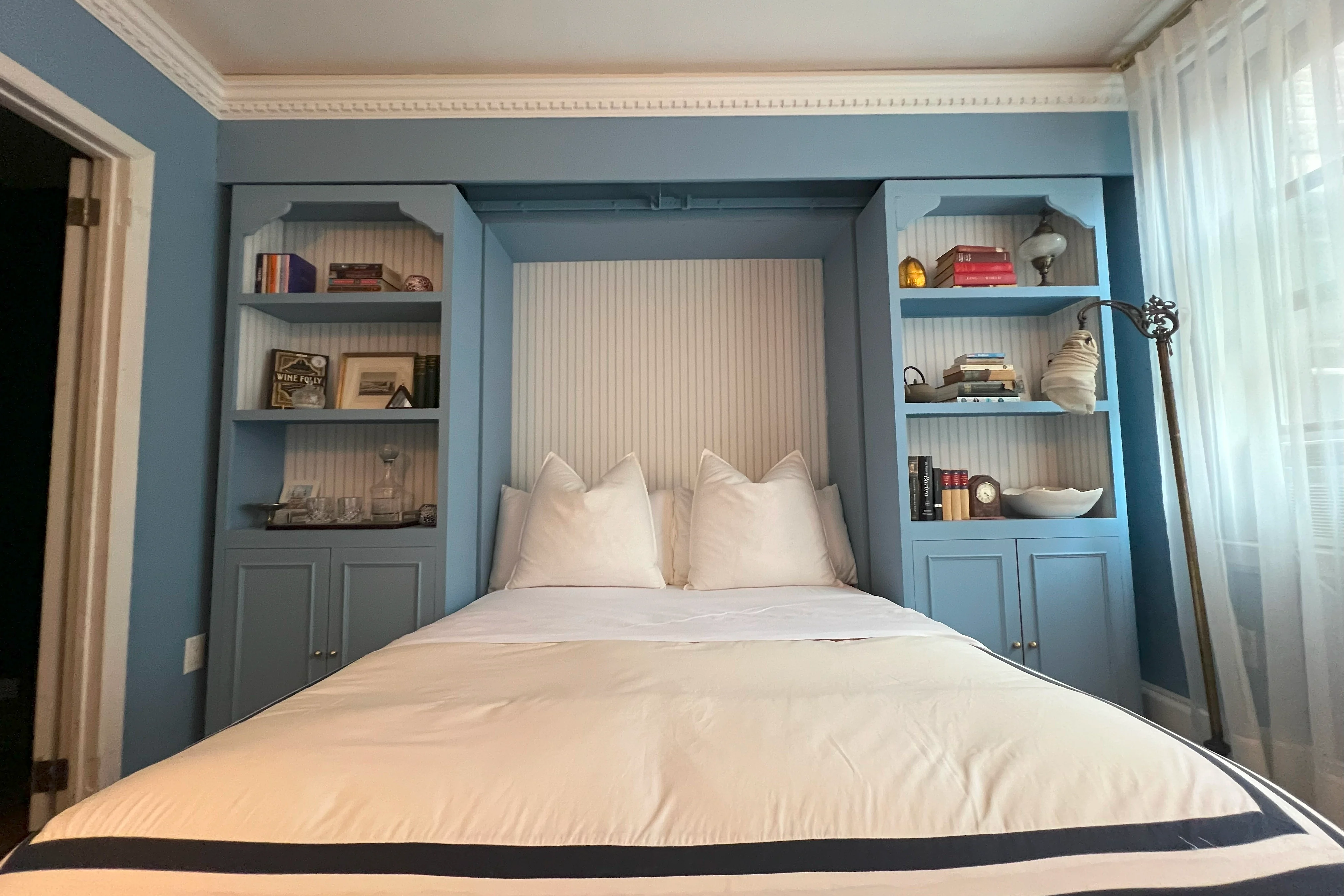 See the Murphy Bed with Bookshelves in This Gorgeous Home Apartment Therapy